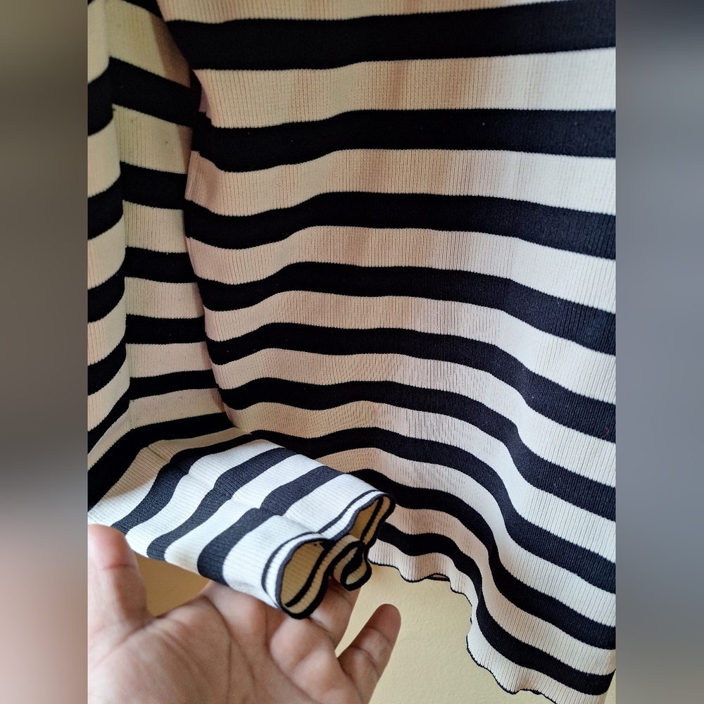 Blouse Black and Beige Long Sleeve Top Size M - Picture 4 of 6